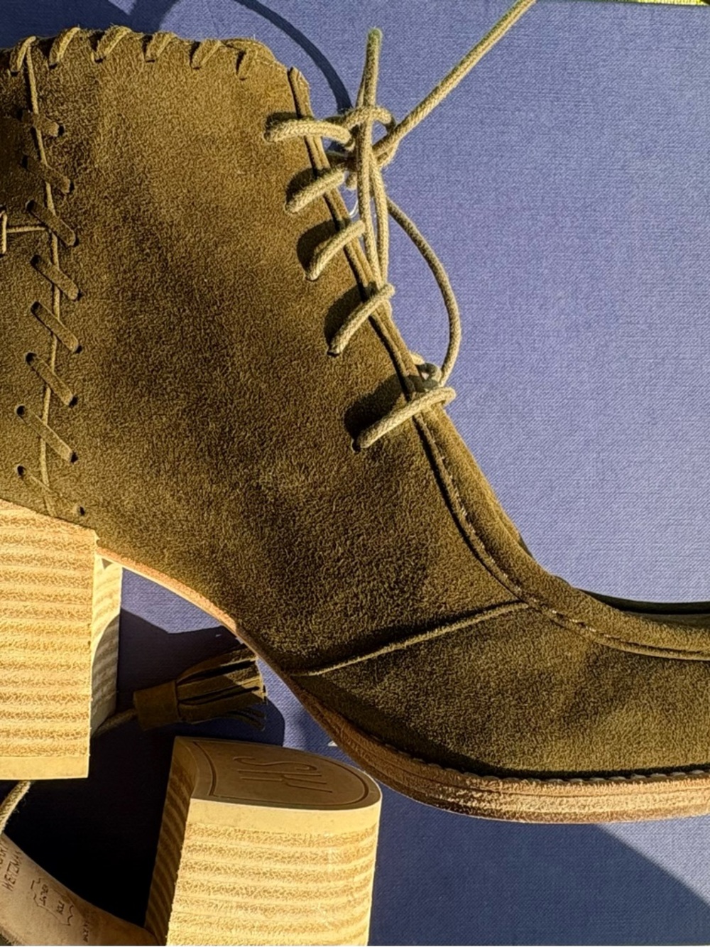 Stuart Weitzman Olive Suede Tassel Lace-Up Block Heel Ankle Boots, size 8M - Picture 3 of 15